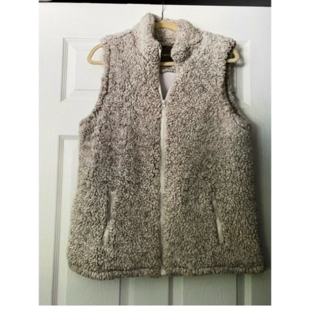 MAURICES Grey Soft Sherpa Vest